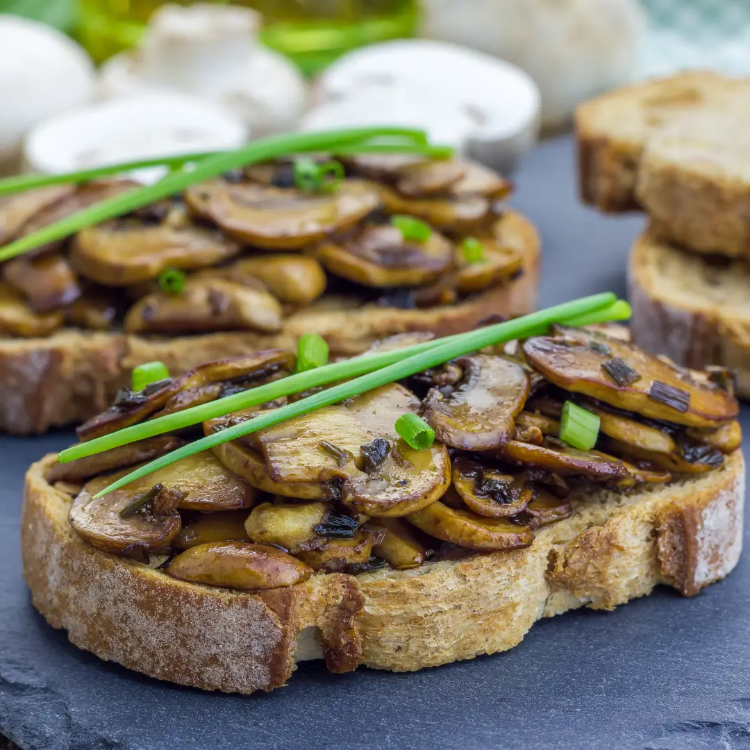 Bruschetta with Mushrooms and Spring Onion - MealMaps