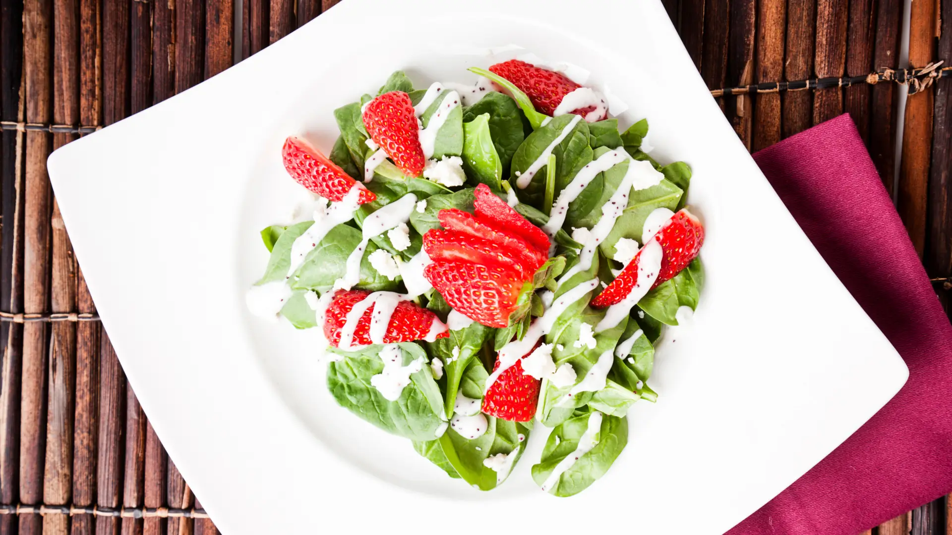 Strawberry Lettuce Salad with Greek Yogurt Dressing - MealMaps