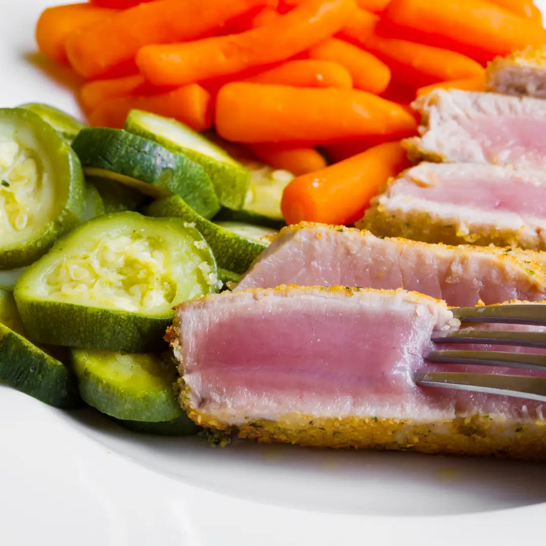 Lemon-Pepper Tuna with Zucchini and Baby Carrots - MealMaps